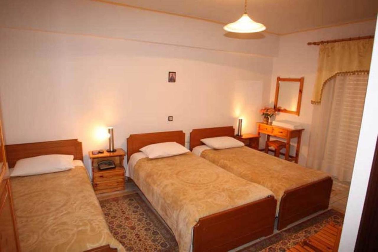 Filoxenia Hotel Konitsa Ruang foto
